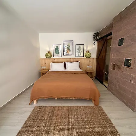 Monk Island Hotel *