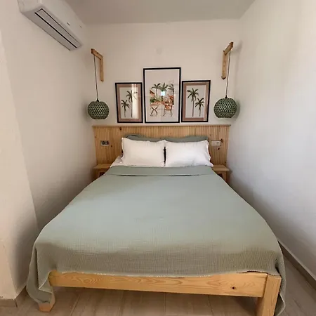 Monk Island Hotel *
