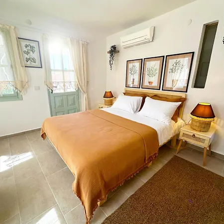 Monk Island Hotel *